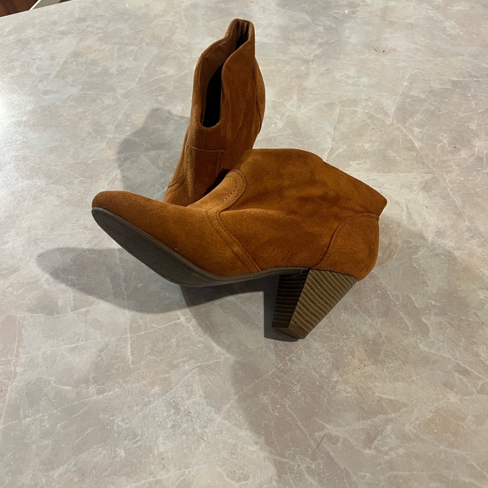 Diva Lounge Tan Heeled Boots View 4